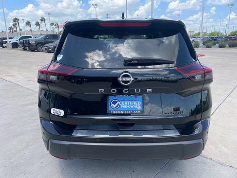 Certified 2025 Nissan Rogue SV FWD image 6