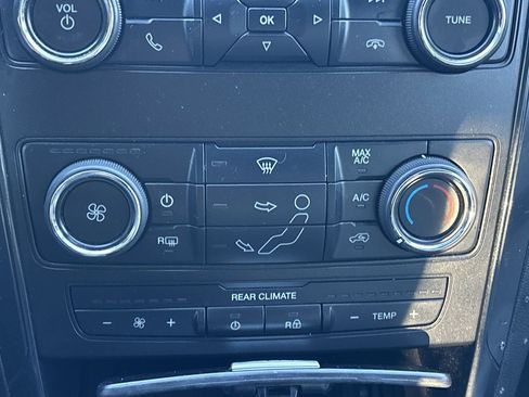 Used 2018 Ford Explorer FWD image 23