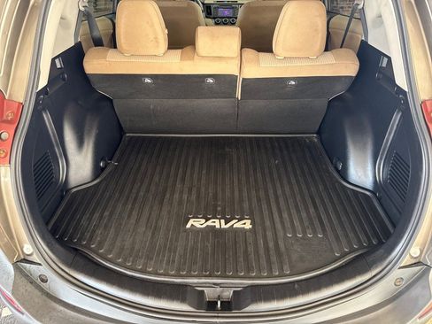 Used 2013 Toyota RAV4 LE AWD/4WD image 31