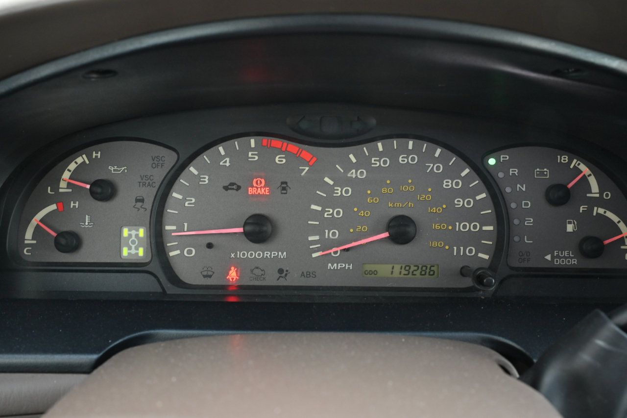 Used 2004 Toyota Sequoia Limited AWD/4WD image 46
