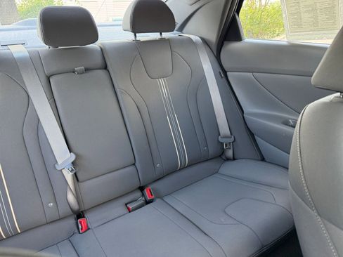Used 2025 Hyundai Elantra SEL image 39