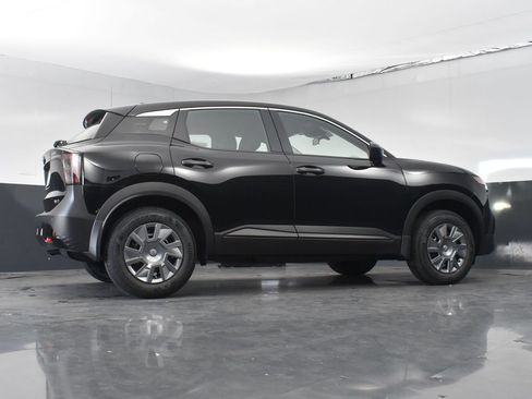 Used 2025 Nissan Kicks S AWD/4WD image 22