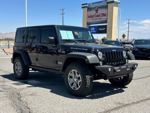 Used 2017 Jeep Wrangler Unlimited Rubicon w/ Cold Weather Group AWD/4WD image 8