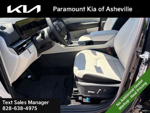 New 2026 Kia Sportage EX FWD image 17