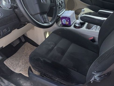 Used 2016 Dodge Grand Caravan SXT FWD image 8