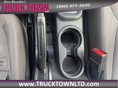 Used 2015 Jeep Wrangler Unlimited Sport w/ Max Tow Package AWD/4WD image 28