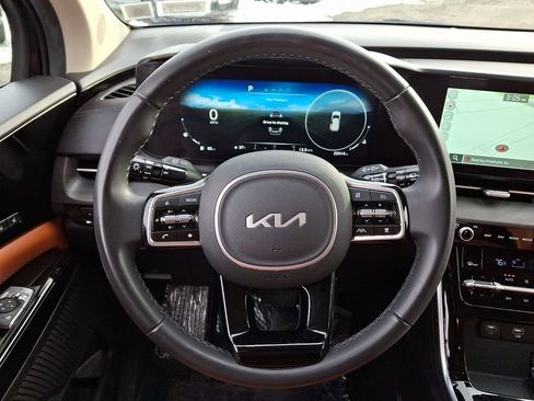 Certified 2023 Kia Carnival SX image 19