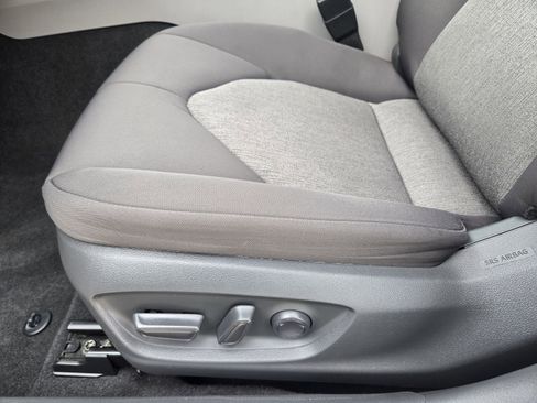 Used 2020 Toyota Camry LE image 26