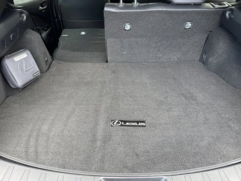 New 2026 Lexus UX 300h FWD image 27