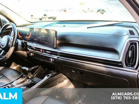 Used 2024 Kia Sorento S image 27