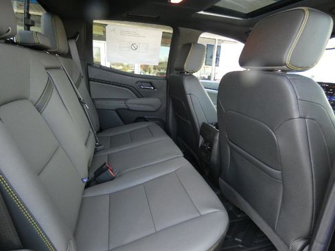 New 2026 Chevrolet Colorado ZR2 w/ Technology Package image 17