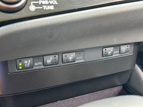 Used 2024 Lexus ES 300h w/ Premium Package FWD image 31