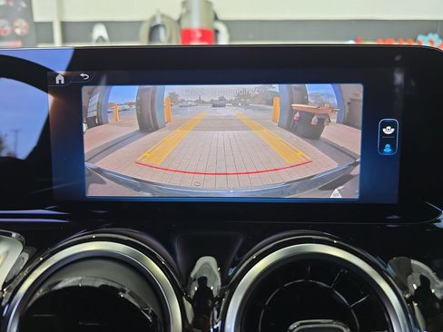 New 2026 Mercedes-Benz GLB 250 image 24