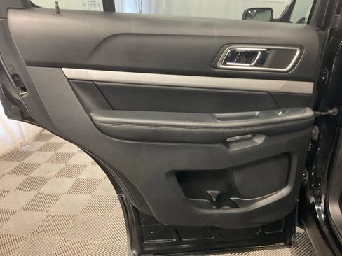 Used 2016 Ford Explorer XLT w/ Equipment Group 202A AWD/4WD image 31