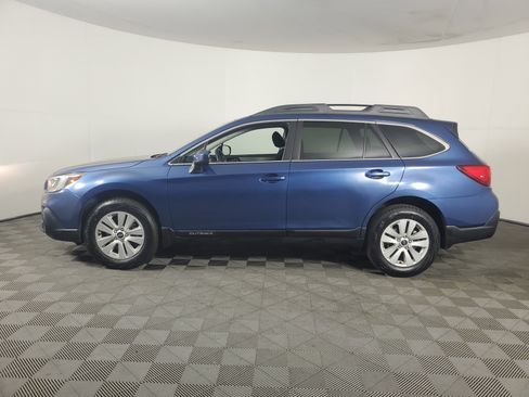 Used 2019 Subaru Outback 2.5i Premium image 7