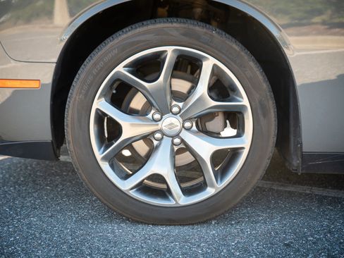 Used 2017 Dodge Challenger SXT image 24