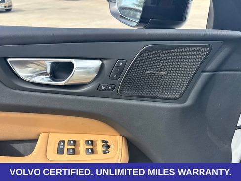 Certified 2025 Volvo XC60 B5 Ultra AWD/4WD image 16