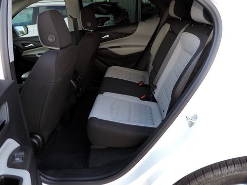 Used 2024 Chevrolet Equinox LS FWD image 17