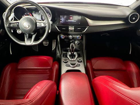 Used 2022 Alfa Romeo Giulia Veloce image 30