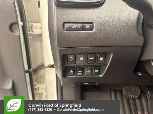 Used 2020 Nissan Rogue SV w/ Premium Package image 33