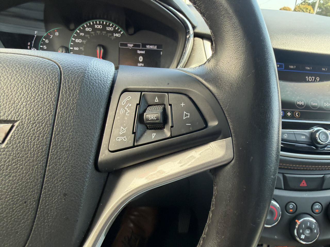 Used 2019 Chevrolet Trax LT w/ LT Convenience Package FWD image 20