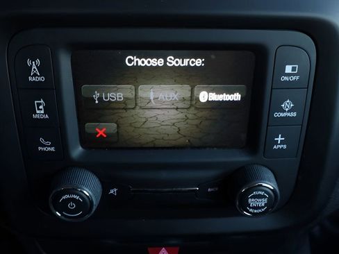 Used 2017 Jeep Renegade Latitude image 23