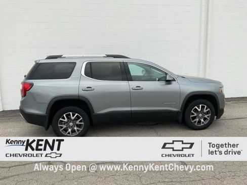 Certified 2023 GMC Acadia SLE w/ Driver Convenience Package image 3