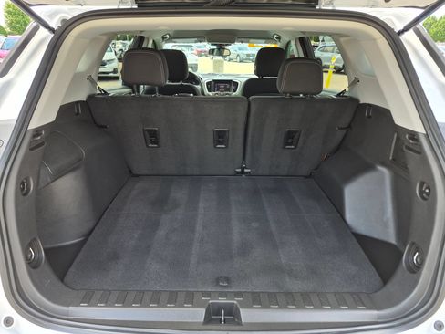 Used 2023 GMC Terrain SLE w/ Driver Convenience Package FWD image 24