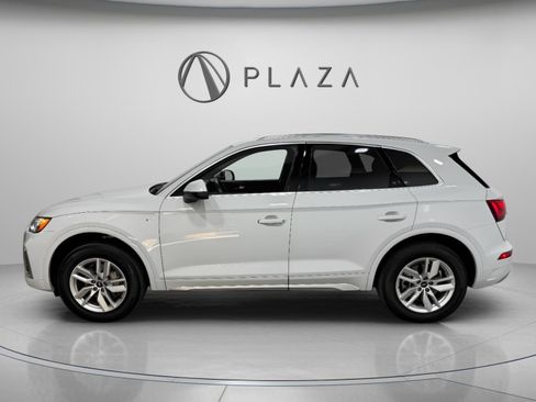 Certified 2023 Audi Q5 2.0T Premium w/ Convenience Package image 2