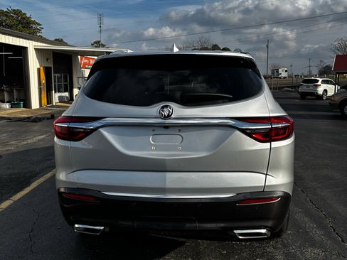 Used 2020 Buick Enclave Essence w/ Sound and Sites Package image 4