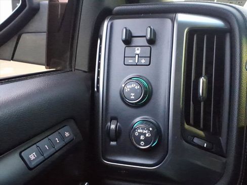 Used 2017 Chevrolet Silverado 1500 LTZ image 27