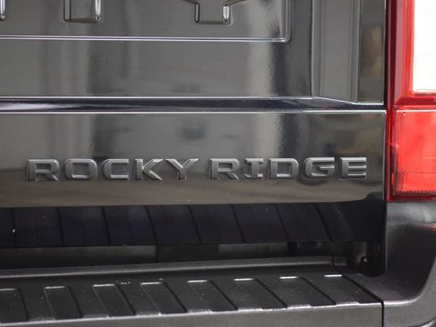Used 2022 Ford F250 Lariat w/ Black Appearance Package AWD/4WD image 26