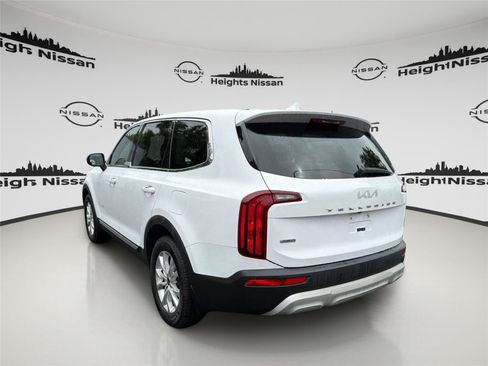 Used 2022 Kia Telluride LX AWD/4WD image 2