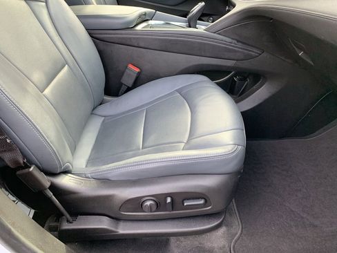 Used 2020 Buick Enclave Essence image 17