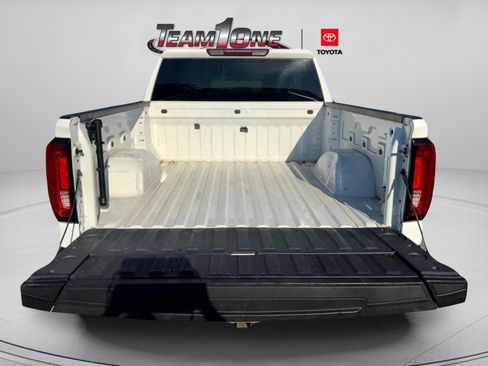 Used 2024 GMC Sierra 1500 SLT image 35