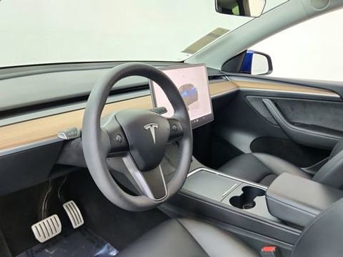 Used 2024 Tesla Model Y Performance image 18