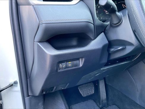 Used 2025 Toyota RAV4 LE FWD image 33