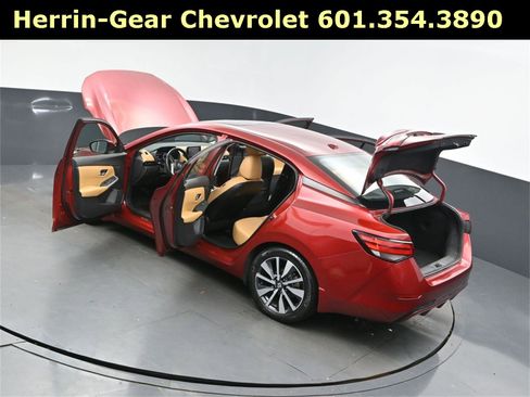 Used 2020 Nissan Sentra SV w/ SV Premium Package image 2