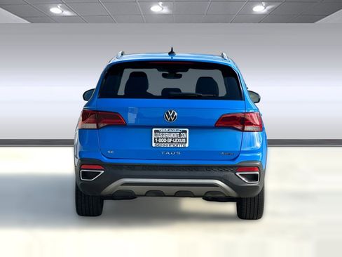 Used 2023 Volkswagen Taos SE w/ Panoramic Sunroof Package image 9