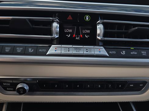 Certified 2022 BMW ALPINA XB7 AWD/4WD image 31