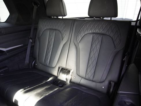 Used 2019 BMW X7 xDrive50i w/ M Sport Package AWD/4WD image 13