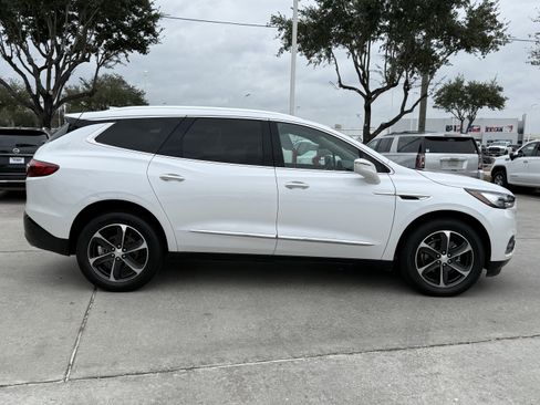 Used 2020 Buick Enclave Essence w/ Sport Touring Edition image 3