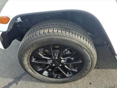 Used 2021 Jeep Wrangler Unlimited Sahara AWD/4WD image 20
