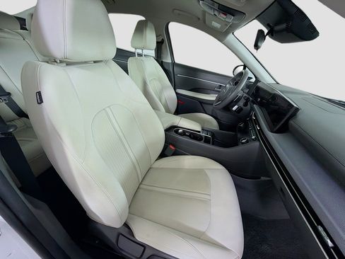 Used 2025 Hyundai Sonata SEL FWD image 30