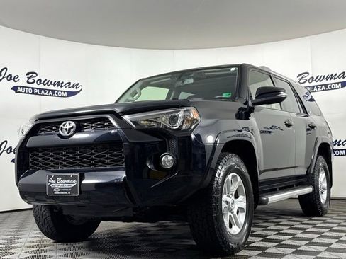 Used 2016 Toyota 4Runner SR5 Premium image 2