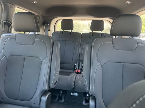 New 2025 Jeep Grand Cherokee L Laredo image 23