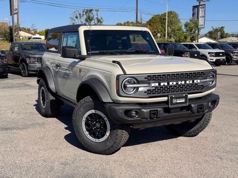 New 2026 Ford Bronco Badlands AWD/4WD image 2