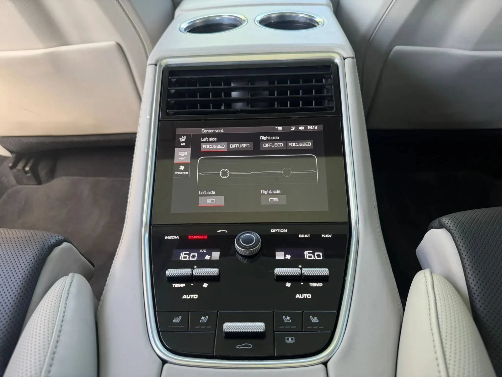 Used 2018 Porsche Panamera Turbo Executive w/ Assistance Package AWD/4WD image 23