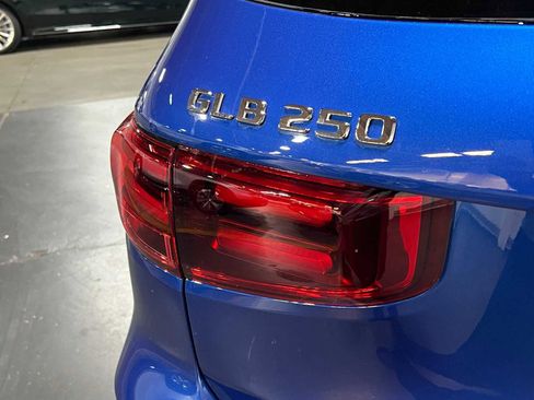 New 2025 Mercedes-Benz GLB 250 4MATIC image 15