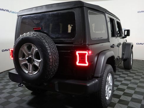 Used 2022 Jeep Wrangler Unlimited Sport AWD/4WD image 6